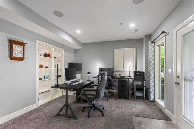 9015 N Lane Avenue, Kansas City, MO 64157