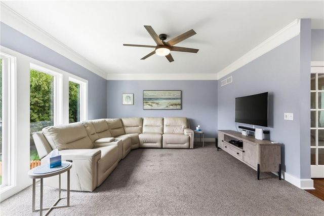 9015 N Lane Avenue, Kansas City, MO 64157