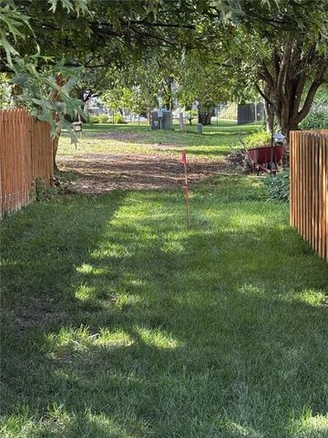 9015 N Lane Avenue, Kansas City, MO 64157