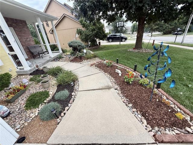 9015 N Lane Avenue, Kansas City, MO 64157