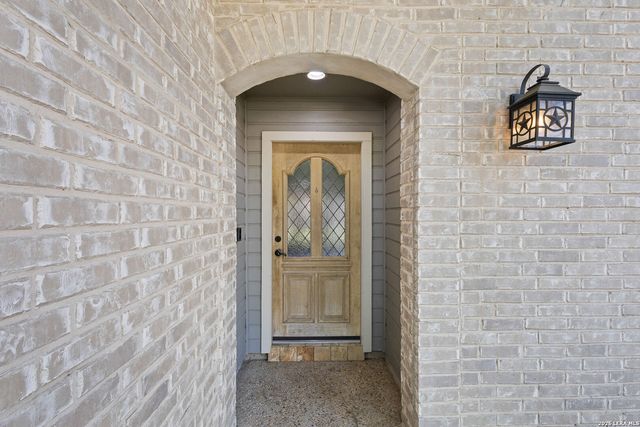 8911 Shady Leaf, San Antonio, TX 78254