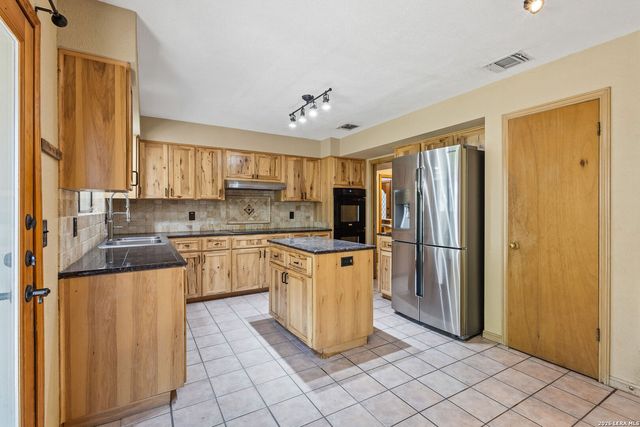8911 Shady Leaf, San Antonio, TX 78254
