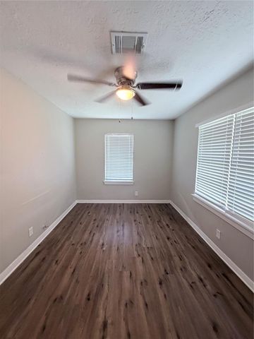 501 Evanston Street, Houston, TX 77015