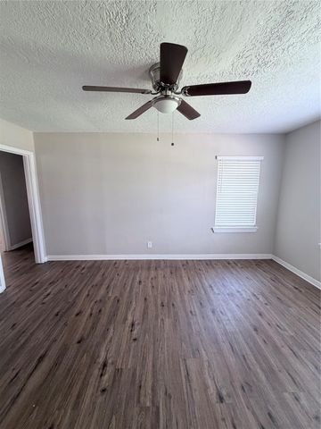 501 Evanston Street, Houston, TX 77015