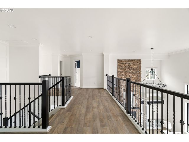 10230 Nw GLOAMING Ln, Portland, OR 97229