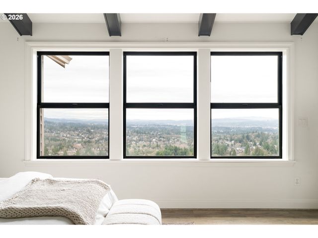 10230 Nw GLOAMING Ln, Portland, OR 97229