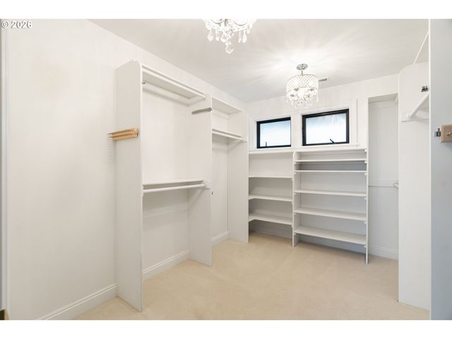 10230 Nw GLOAMING Ln, Portland, OR 97229