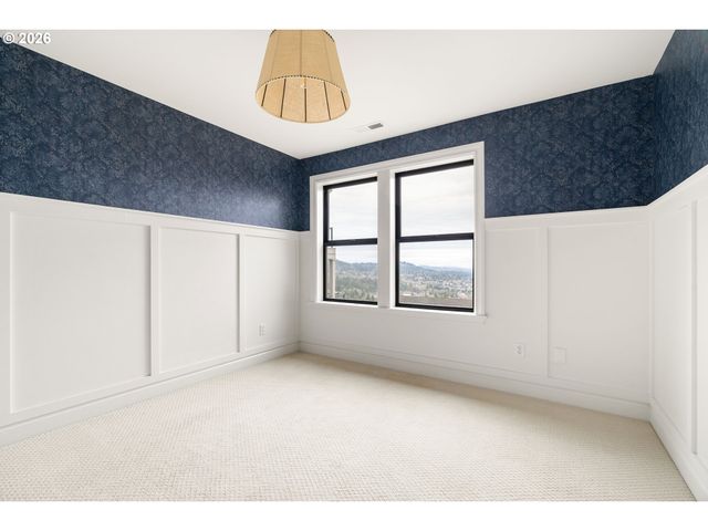 10230 Nw GLOAMING Ln, Portland, OR 97229