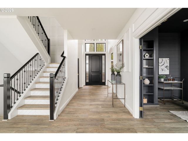 10230 Nw GLOAMING Ln, Portland, OR 97229