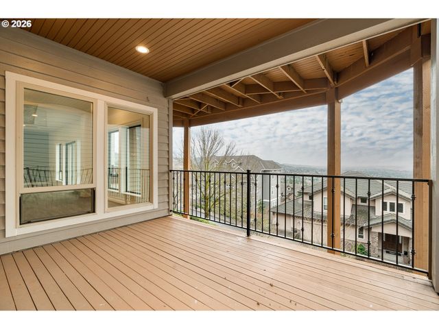 10230 Nw GLOAMING Ln, Portland, OR 97229