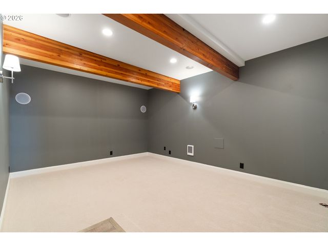 10230 Nw GLOAMING Ln, Portland, OR 97229