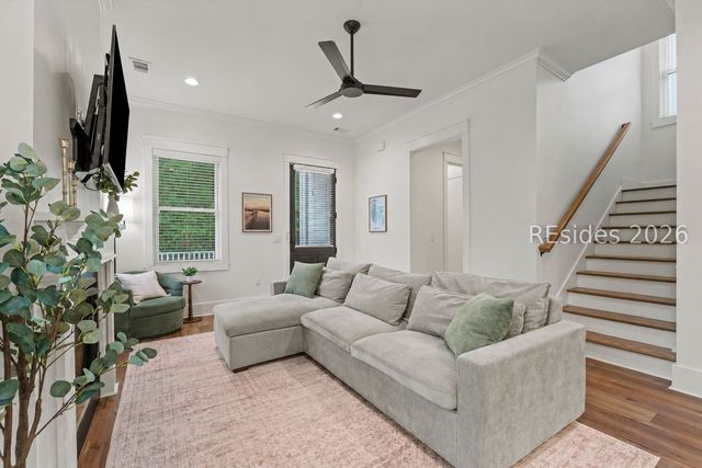 37 Park Sq S, Beaufort, SC 29907