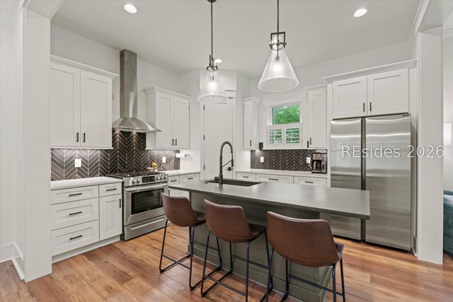 37 Park Sq S, Beaufort, SC 29907