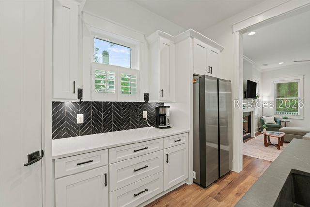 37 Park Sq S, Beaufort, SC 29907