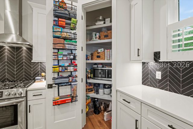 37 Park Sq S, Beaufort, SC 29907