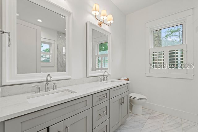 37 Park Sq S, Beaufort, SC 29907
