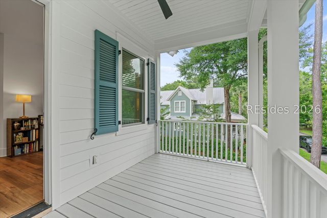 37 Park Sq S, Beaufort, SC 29907