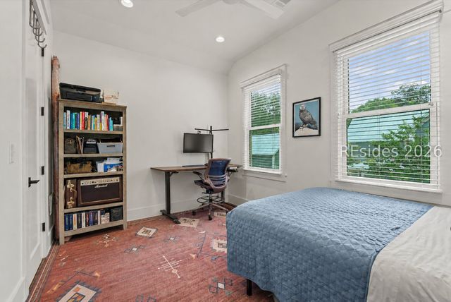 37 Park Sq S, Beaufort, SC 29907