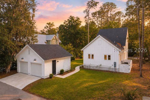 37 Park Sq S, Beaufort, SC 29907