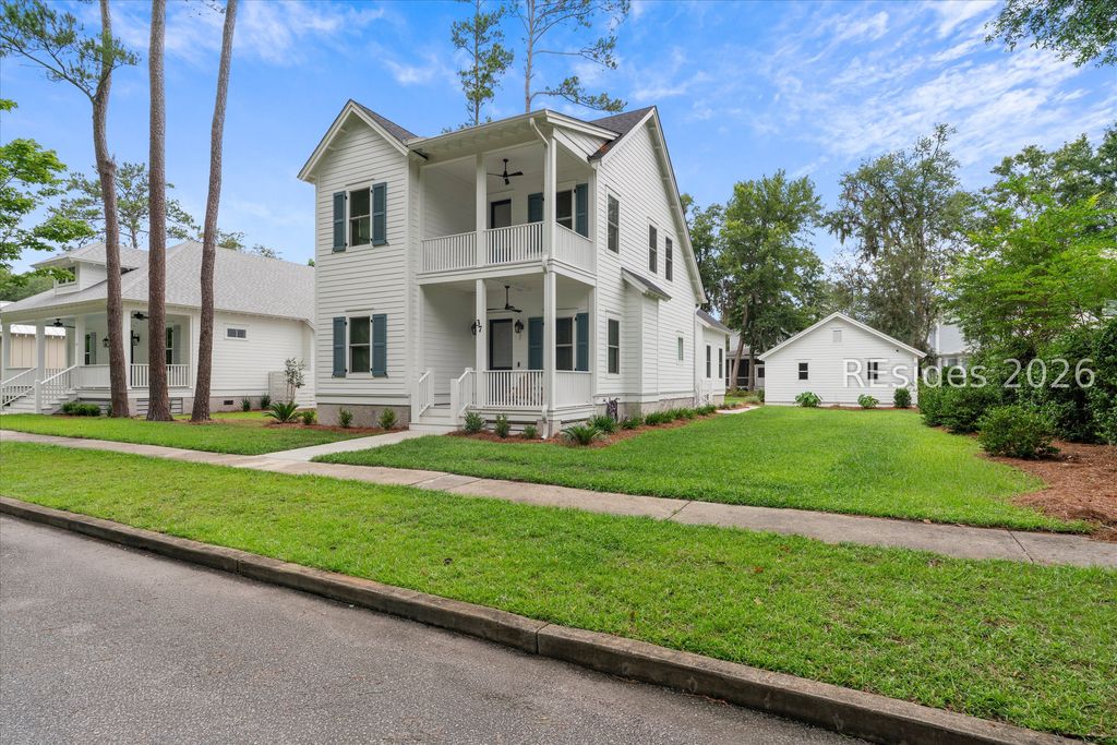37 Park Sq S, Beaufort, SC 29907
