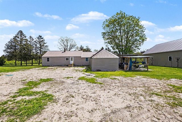 8025 S Warner Avenue, Fremont, MI 49412