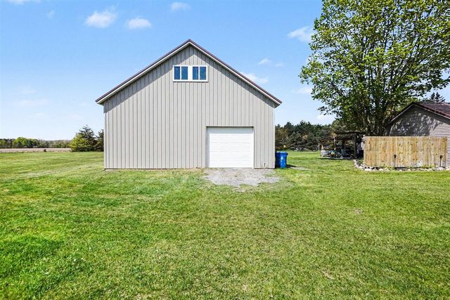 8025 S Warner Avenue, Fremont, MI 49412