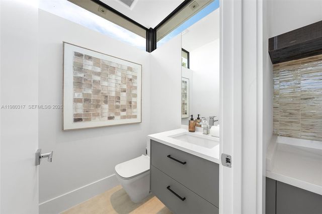 2500 Middle River Dr, Fort Lauderdale, FL 33305