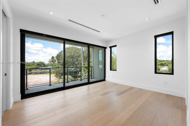 2500 Middle River Dr, Fort Lauderdale, FL 33305