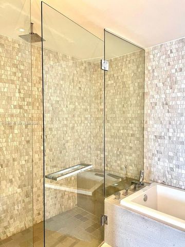 88 SW 7th Street 1908, Miami, FL 33130