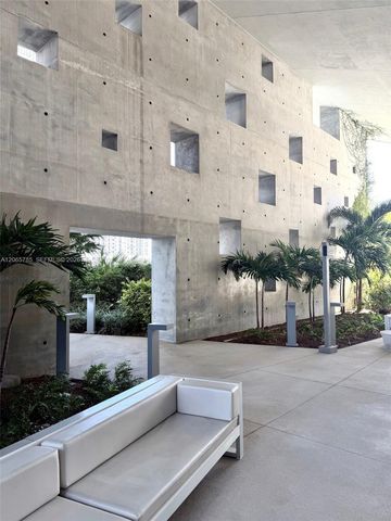 88 SW 7th Street 1908, Miami, FL 33130