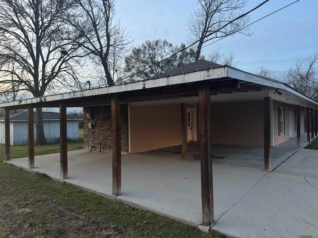 14219 Adam Arceneaux Dr, Gonzales, LA 70737