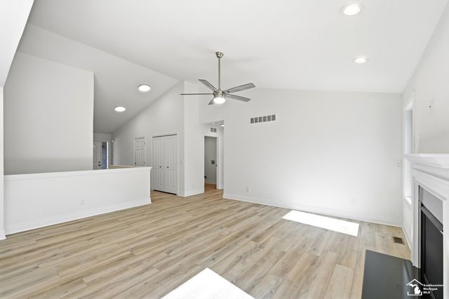 582 Rose Crest Boulevard, Frenchtown Twp, MI 48162
