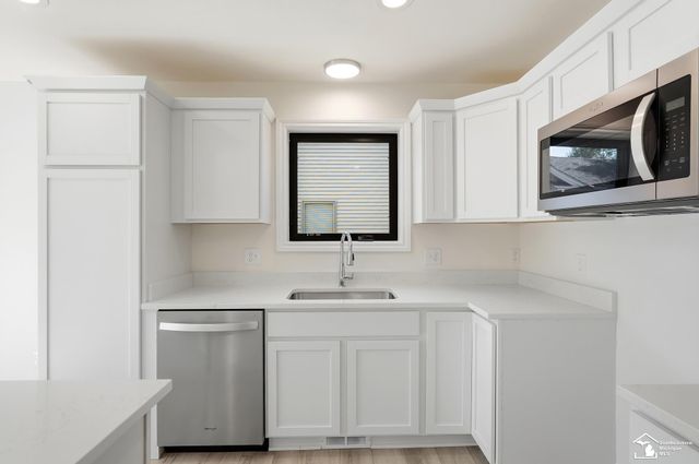 582 Rose Crest Boulevard, Frenchtown Twp, MI 48162