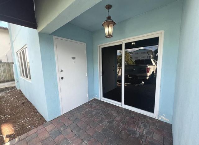 1060 Crystal Lake Drive 101, Deerfield Beach, FL 33064