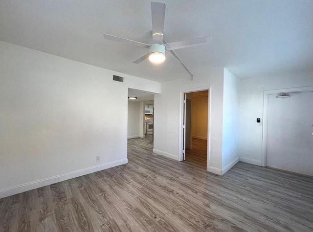 1060 Crystal Lake Drive 101, Deerfield Beach, FL 33064