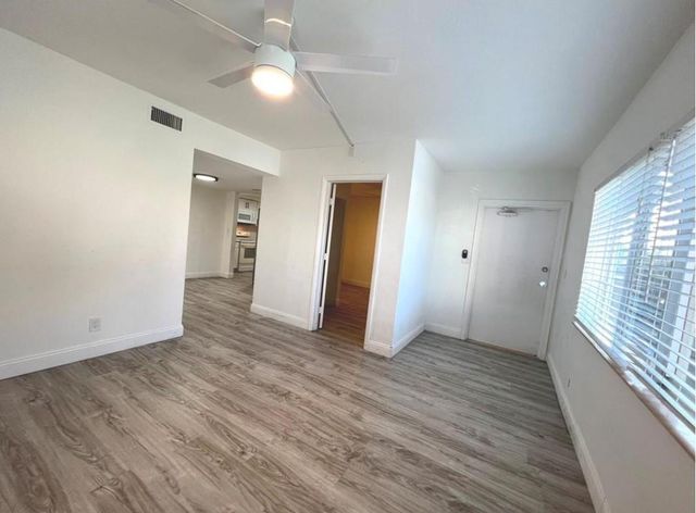 1060 Crystal Lake Drive 101, Deerfield Beach, FL 33064