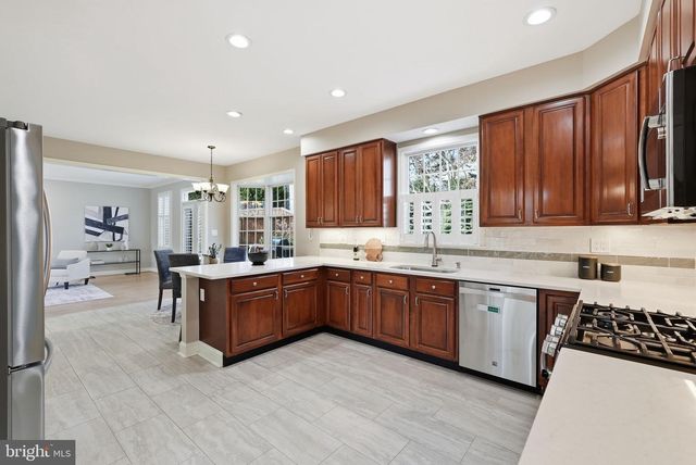 5509 10TH ST N, Arlington, VA 22205