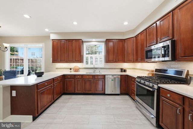 5509 10TH ST N, Arlington, VA 22205