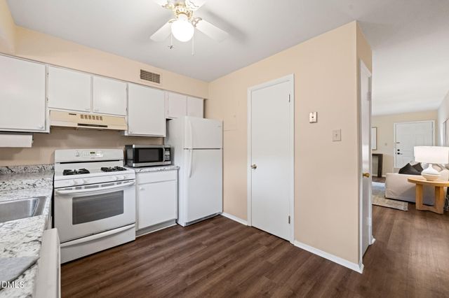 108 Ephesus Church Road Apt 502, Chapel Hill, NC 27517