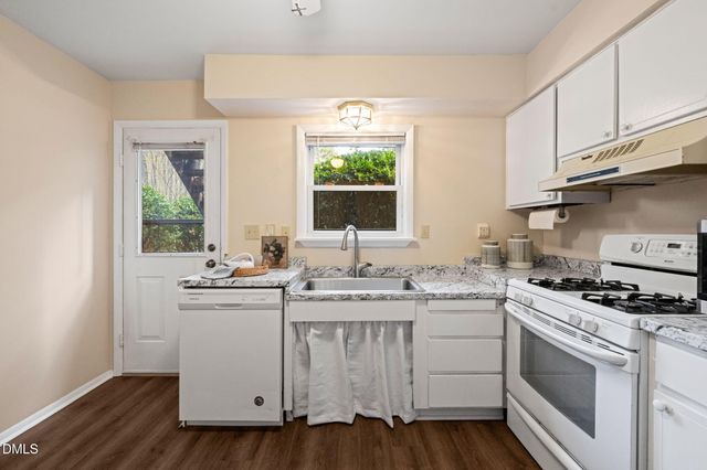 108 Ephesus Church Road Apt 502, Chapel Hill, NC 27517