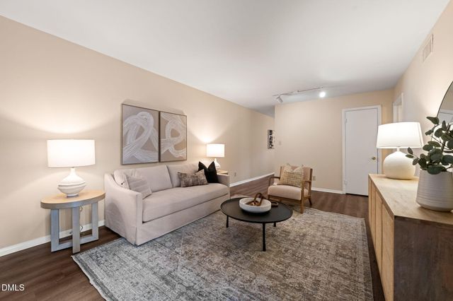 108 Ephesus Church Road Apt 502, Chapel Hill, NC 27517