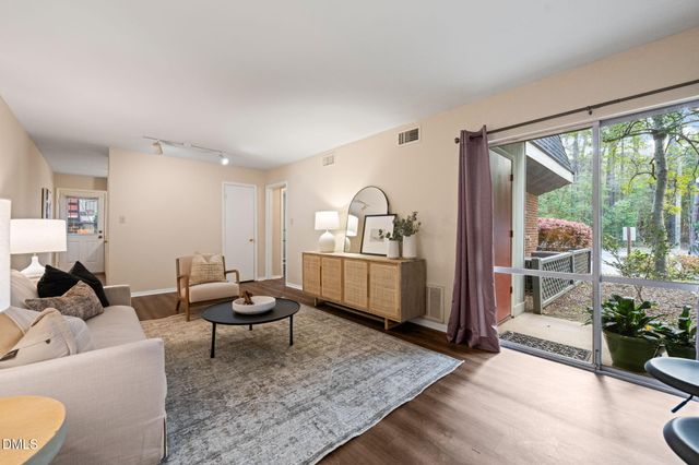 108 Ephesus Church Road Apt 502, Chapel Hill, NC 27517