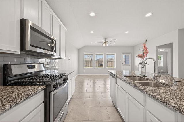 7558 Highland Chase Drive, Richmond, TX 77407