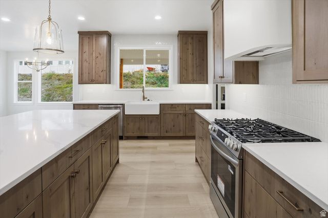 128 N 900 E, Hyde Park, UT 84318