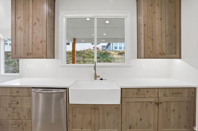 128 N 900 E, Hyde Park, UT 84318