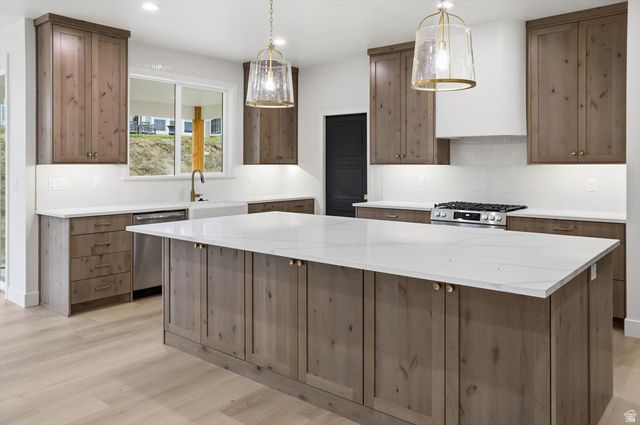 128 N 900 E, Hyde Park, UT 84318