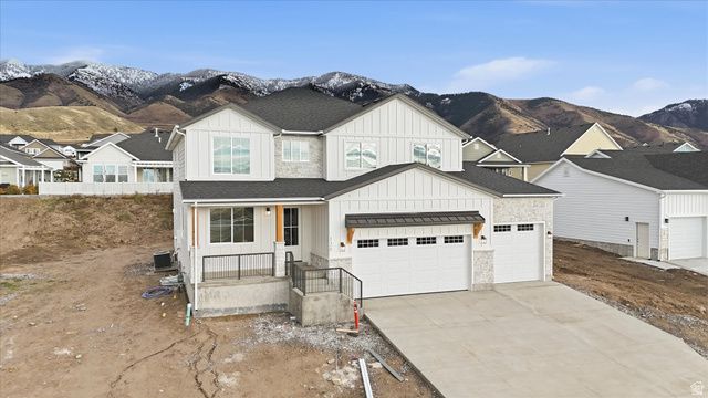 128 N 900 E, Hyde Park, UT 84318