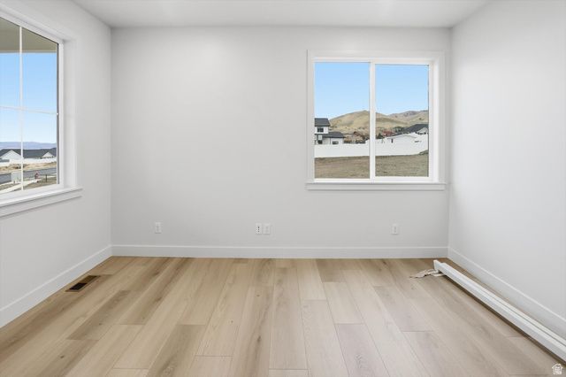 128 N 900 E, Hyde Park, UT 84318