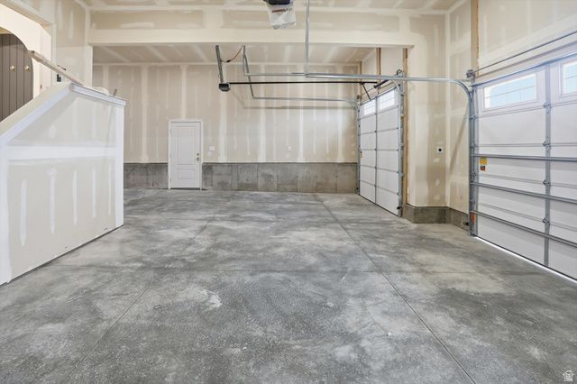 128 N 900 E, Hyde Park, UT 84318