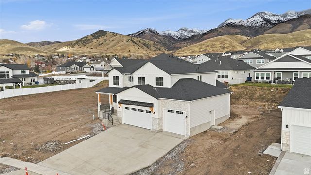 128 N 900 E, Hyde Park, UT 84318